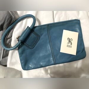 Hobo “Sable” wristlet in Biscayne Blue NWOT